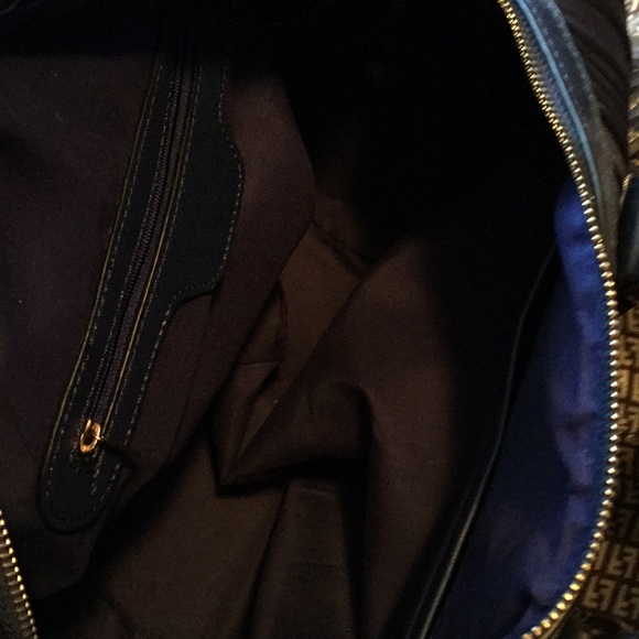 Adorable Blue purse, BNWOT, with crossbody strap. - Picture 3 of 8